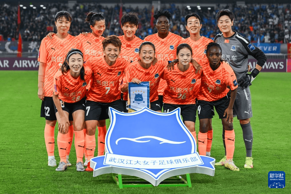 女足比赛掀开新篇章，球员尽展风采(女足比赛掀开新篇章,球员尽展风采的句子)