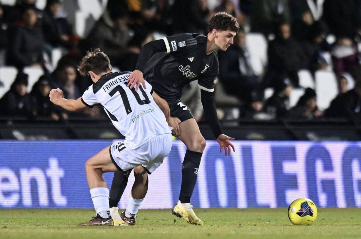 意大利队员在国际比赛中发挥出色(意大利队员在国际比赛中发挥出色作用)