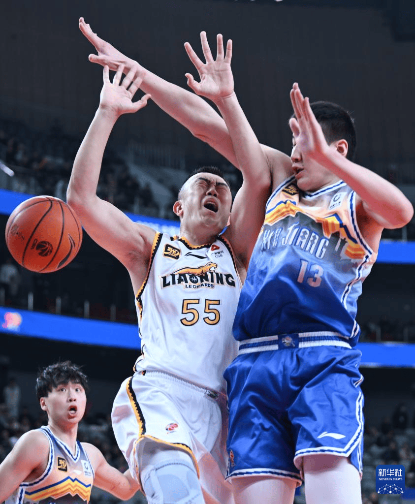 包含新疆男篮在比赛中展现出强大的快攻战术,赢得胜利的词条 包含新疆男篮在比赛中展现出强大的快攻战术,赢得胜利的词条