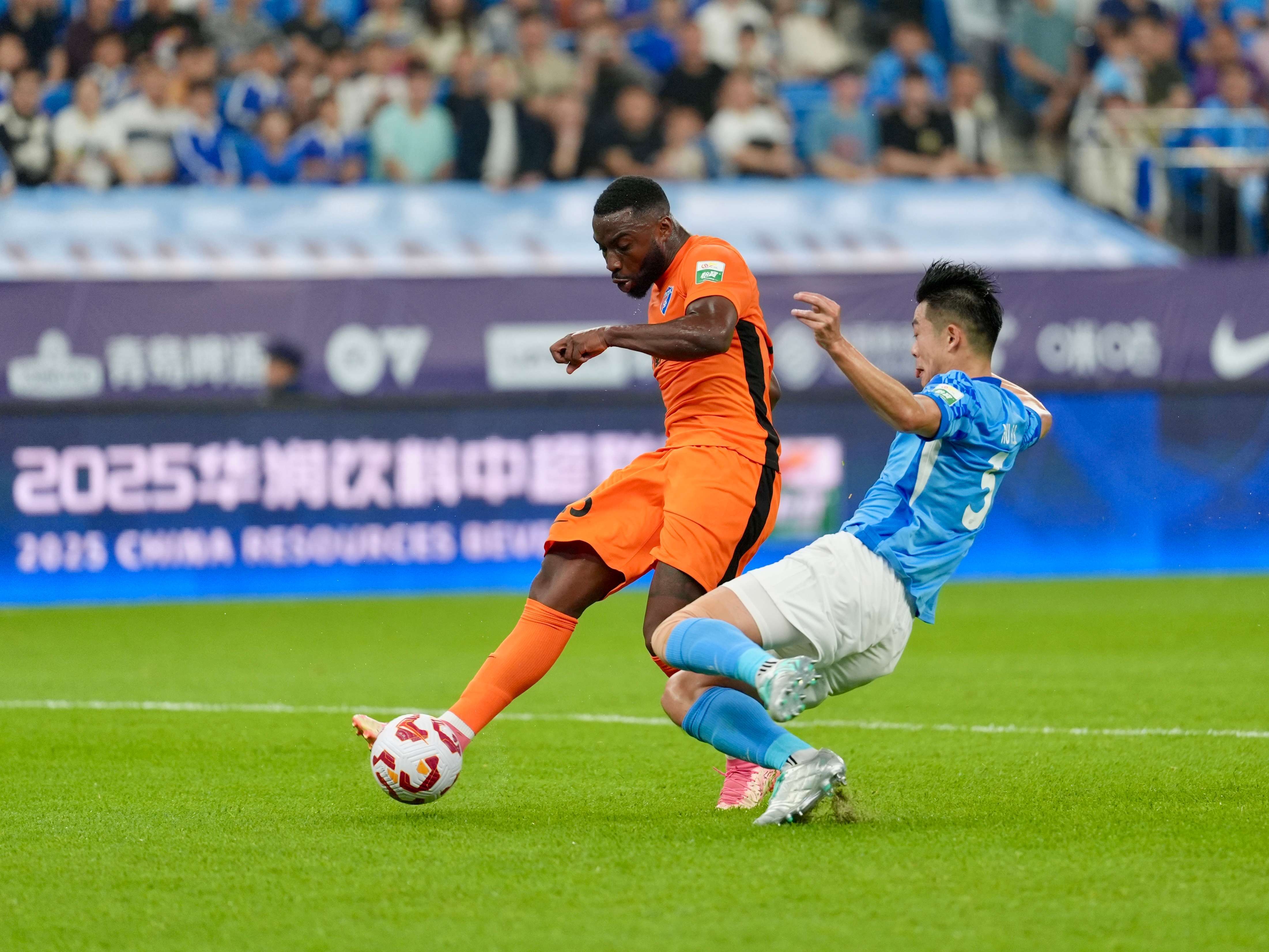 爱游戏入口-捍卫荣誉，中超球队喜迎胜利