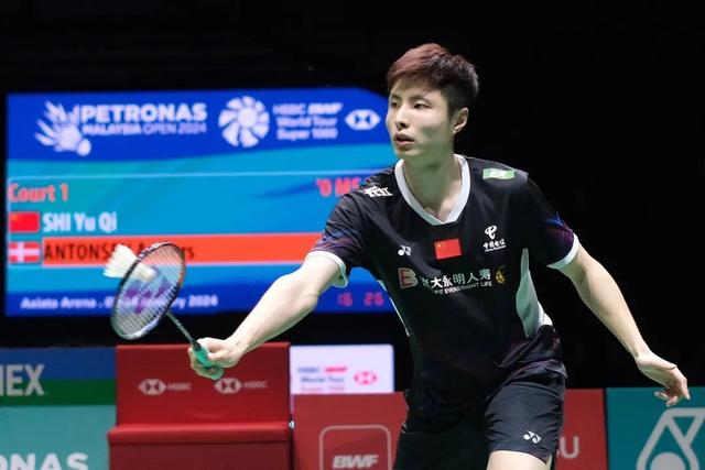 马来西亚男子羽毛球选手夺得金牌,震撼全场 马来西亚男子羽毛球选手夺得金牌,震撼全场