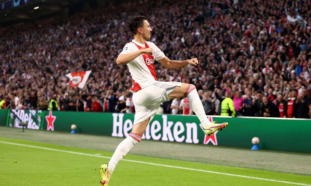 爱游戏亚洲官网-包含阿贾克斯击败巴黎，挺进欧冠四强的词条