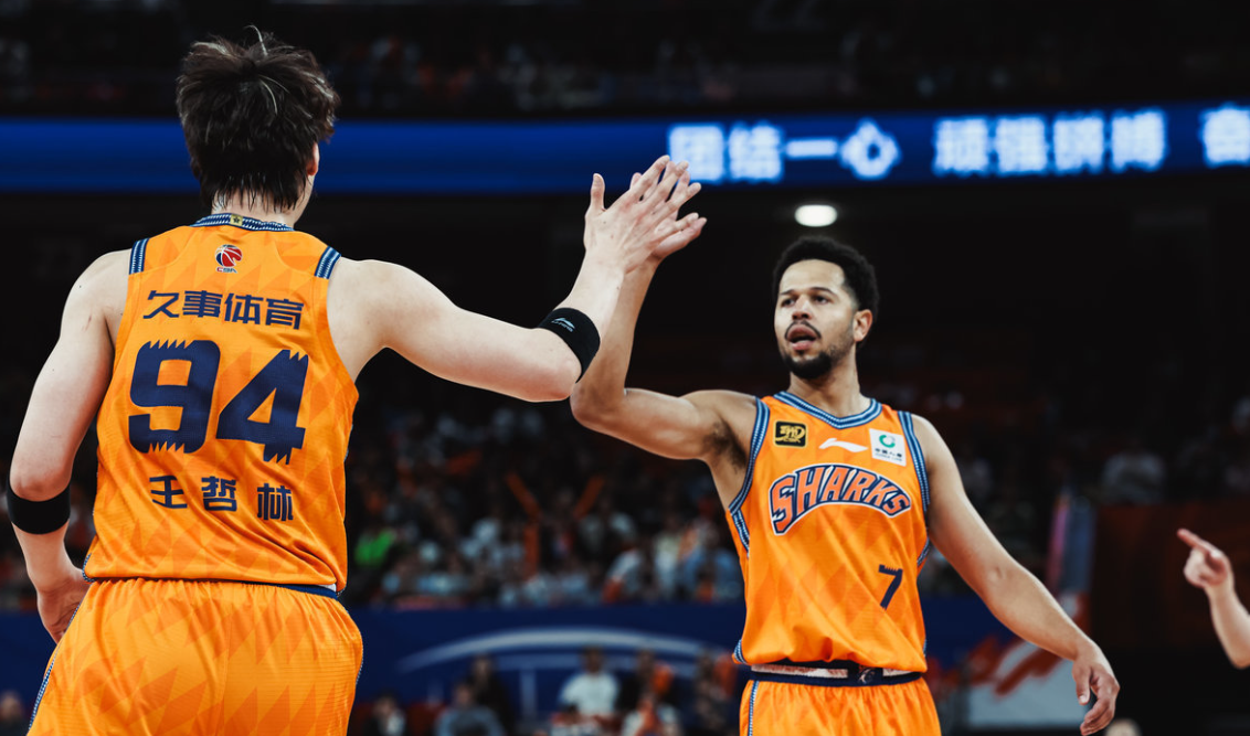 爱游戏登录-新援表现出色，球队团结一心走向成功之路的简单介绍