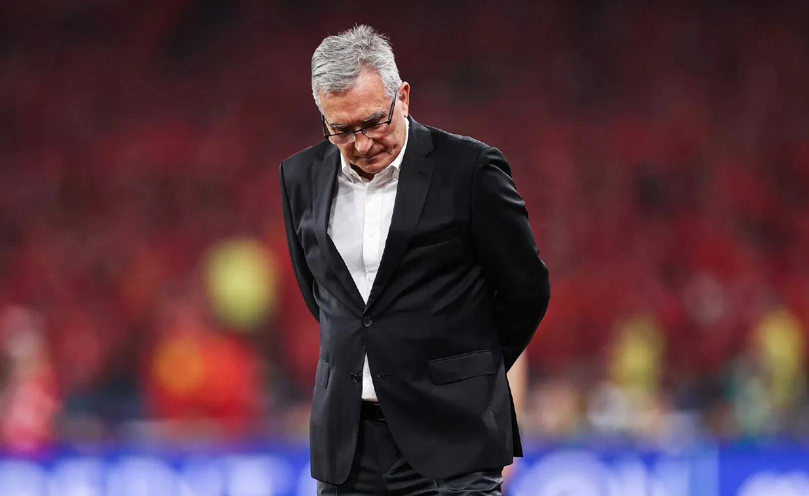 佛罗伦萨主帅因战术失误遭质疑 佛罗伦萨主帅因战术失误遭质疑