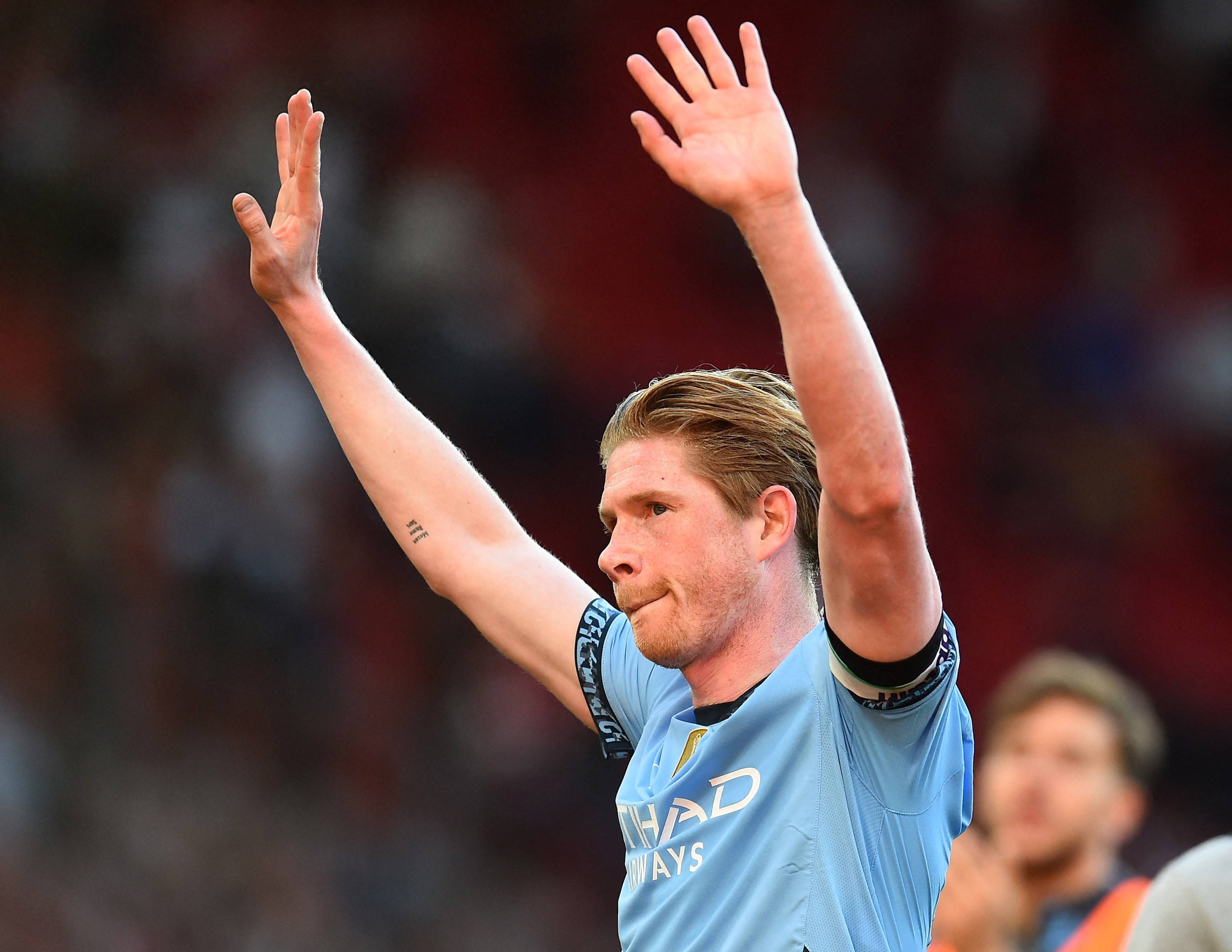 曼城重回榜首,势如破竹连胜不断 曼城重回榜首,势如破竹连胜不断