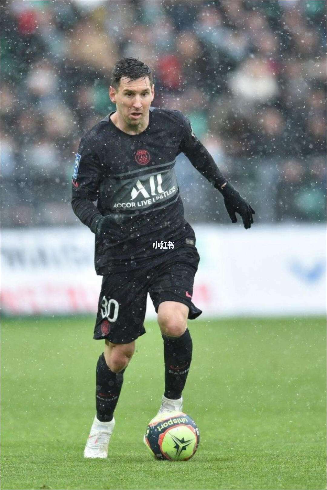 梅西助攻帽子戏法，巴萨主场轻松获胜