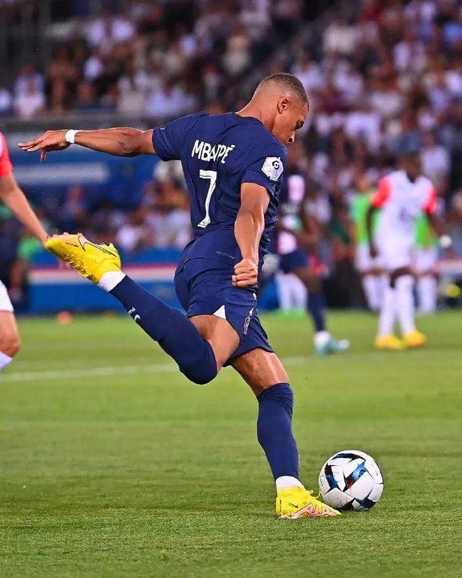 爱游戏体育链接-关于蒙彼利埃在主场取得胜利，球迷欢呼不已的信息