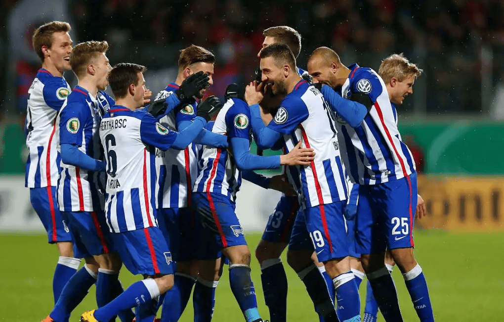 爱游戏在线-柏林赫塔队员膝伤告别本赛季，德甲升降级悬念仍存