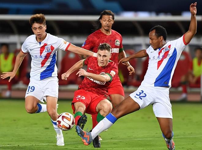 上海申花扼杀河南建业连胜势头稳居前列