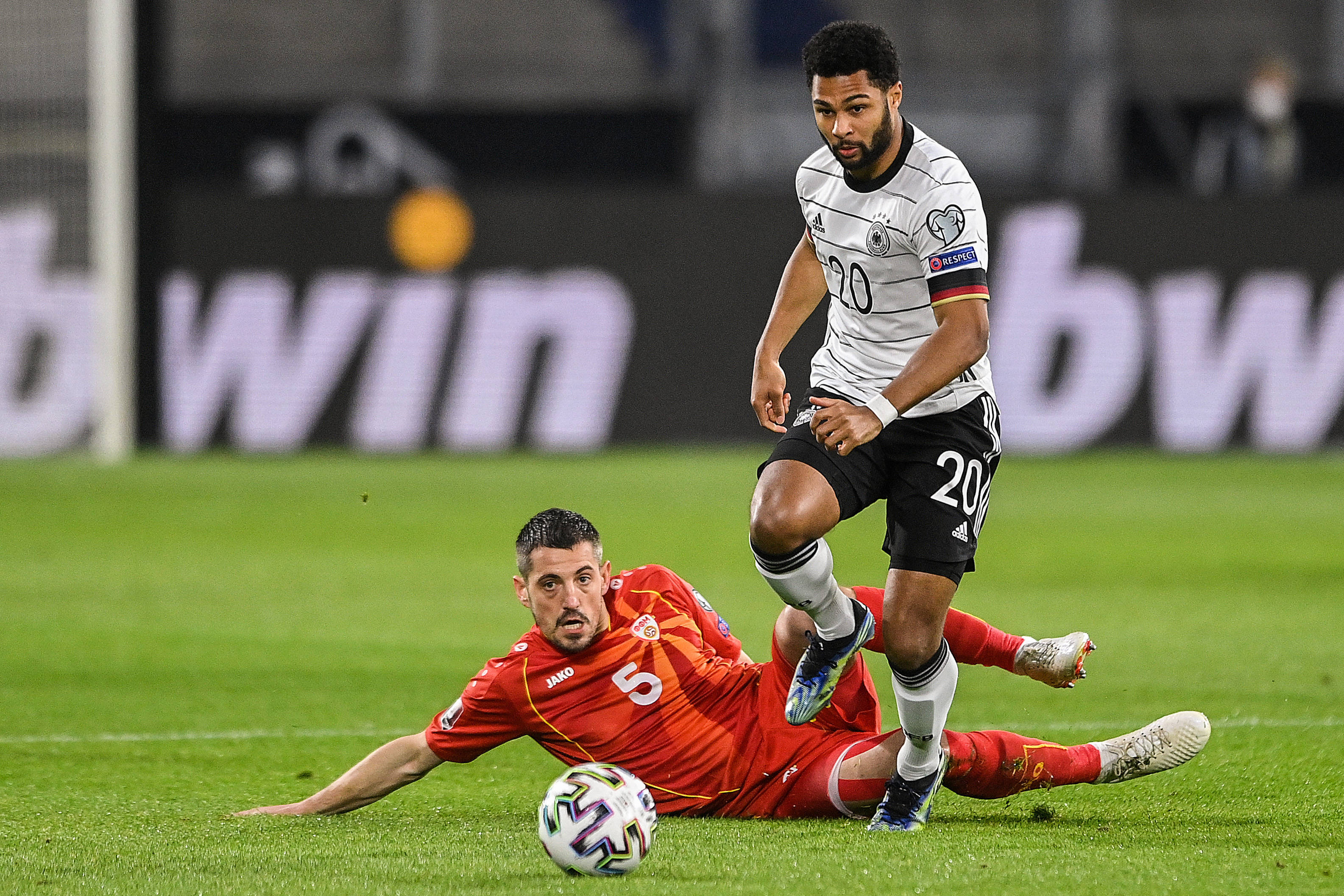 瑞典完胜马耳他,欧预赛争夺激烈的简单介绍 瑞典完胜马耳他,欧预赛争夺激烈的简单介绍