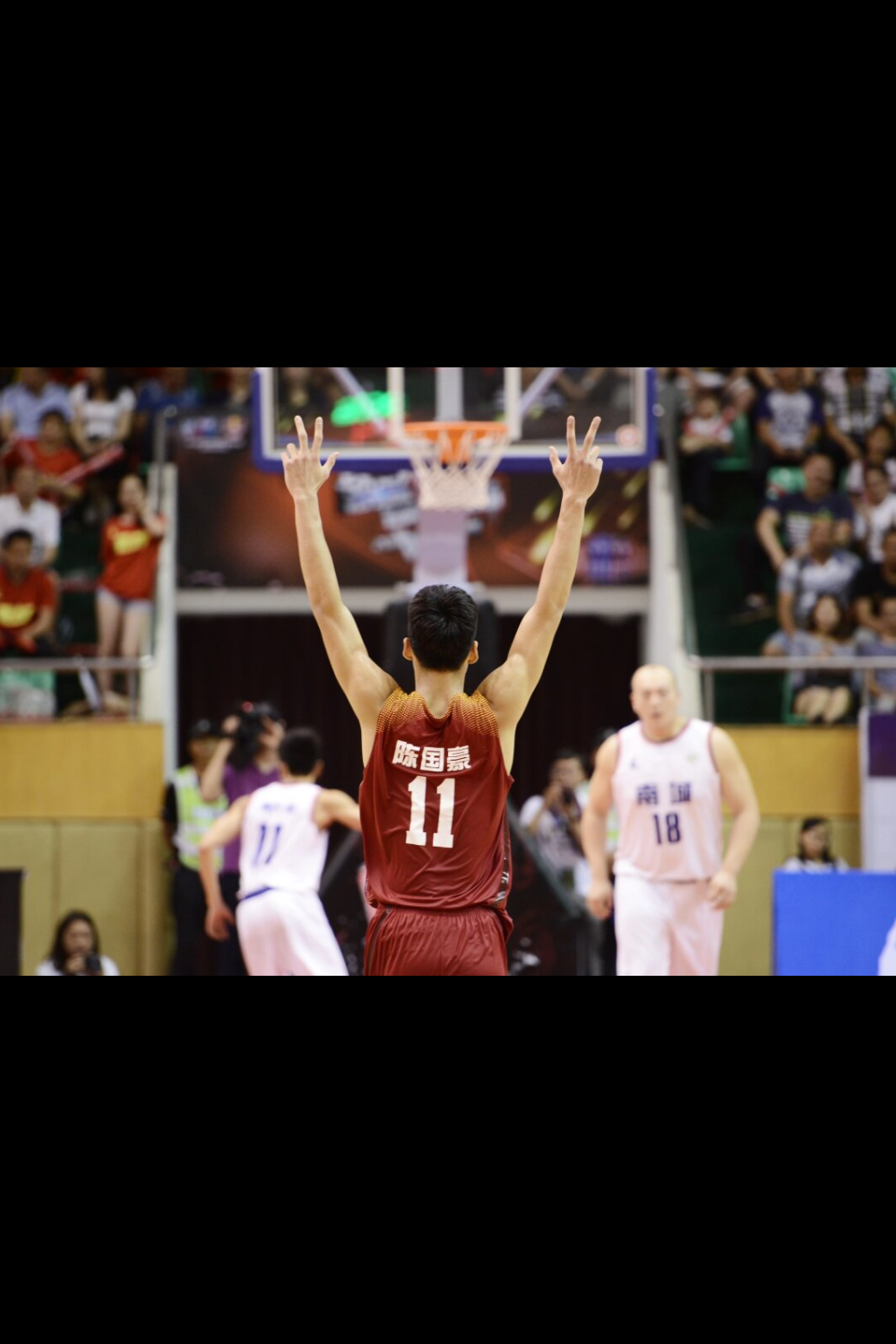 爱游戏官网-红队在篮球比赛中展现出了无与伦比的实力