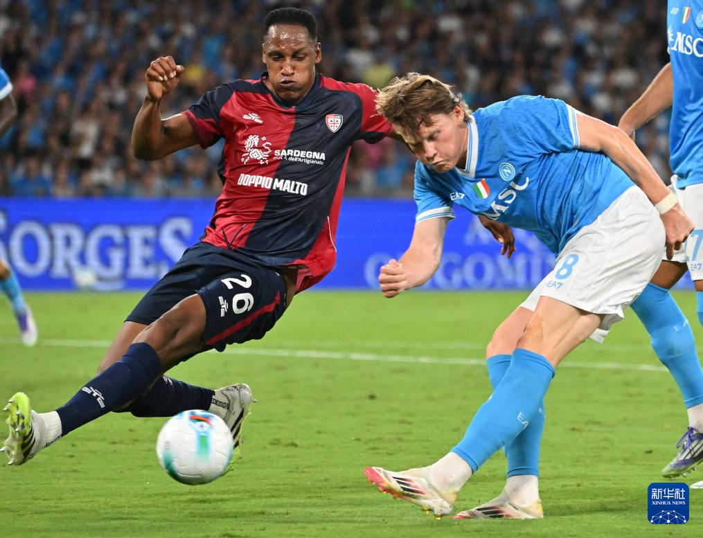 卡利亚里队员在比赛中表现出色