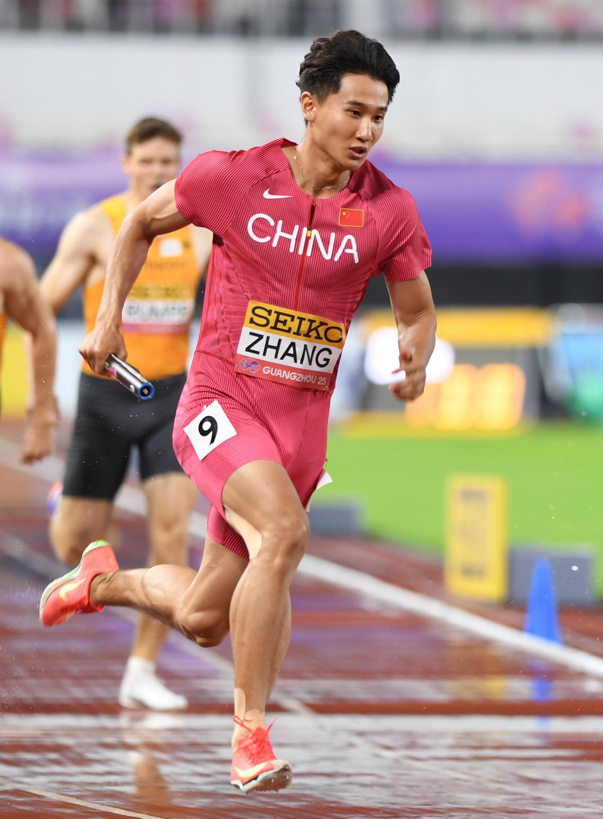 中国田径队成员刷新比赛纪录 中国田径队成员刷新比赛纪录