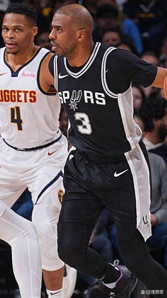 爱游戏官网-雄鹿惨败马刺，主场遭遇失利