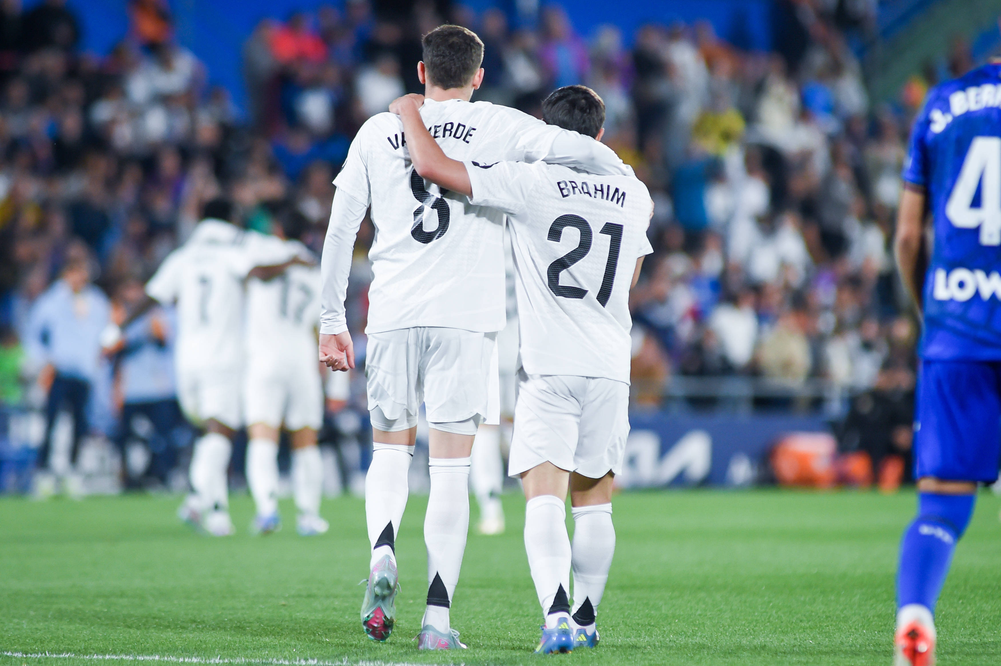 赫塔菲全面守住榜首，皇马遭遇连败的简单介绍