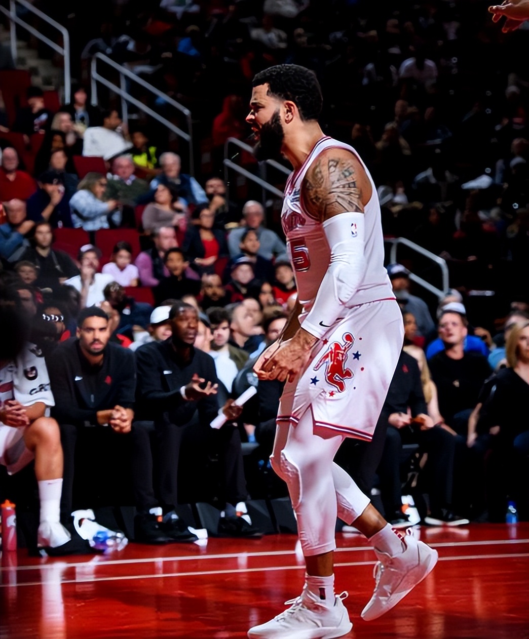 爱游戏体育平台-包含火箭客场大胜步行者，取得四连胜的词条