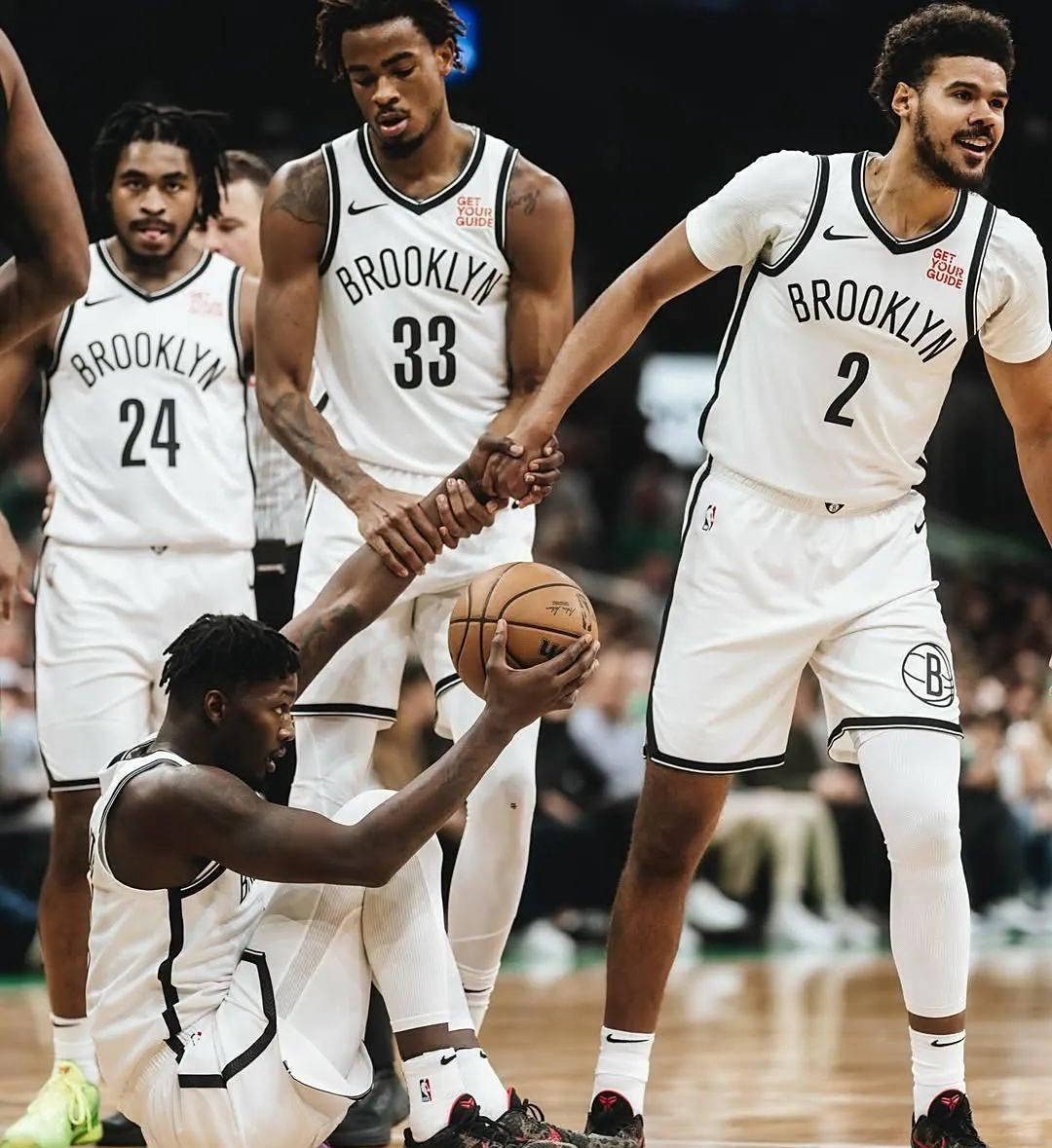 关于掘金惜败雄鹿,遭遇连败的信息 关于掘金惜败雄鹿,遭遇连败的信息