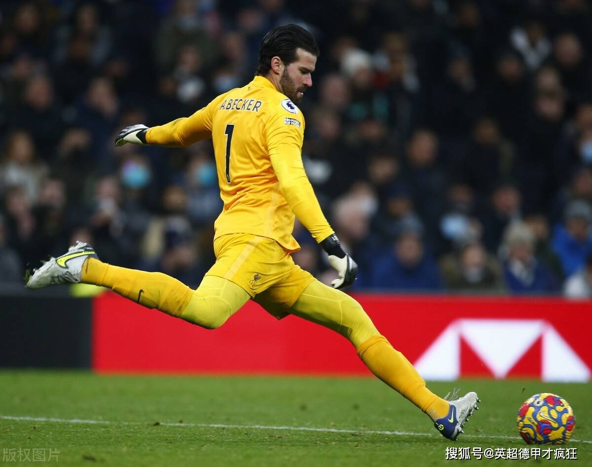 爱游戏体育链接-瓦朗谢纳球员遭遇红牌惨遭罚下的简单介绍