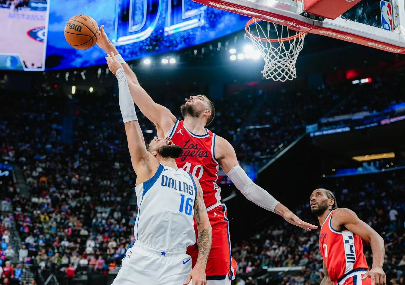 爱游戏体育官网-快船内线强势，阻止对手得分绝技的简单介绍