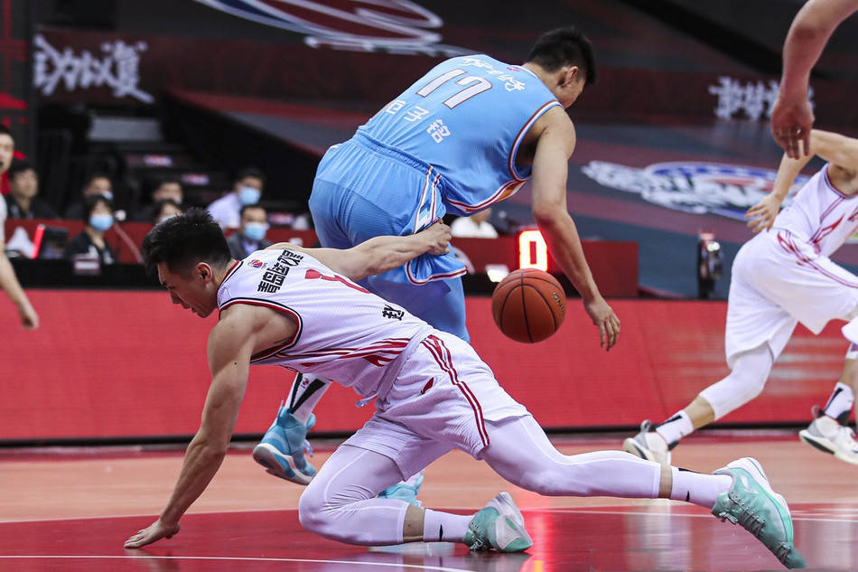 包含凯泽斯劳滕客场惊险逆转,势如破竹的词条 包含凯泽斯劳滕客场惊险逆转,势如破竹的词条