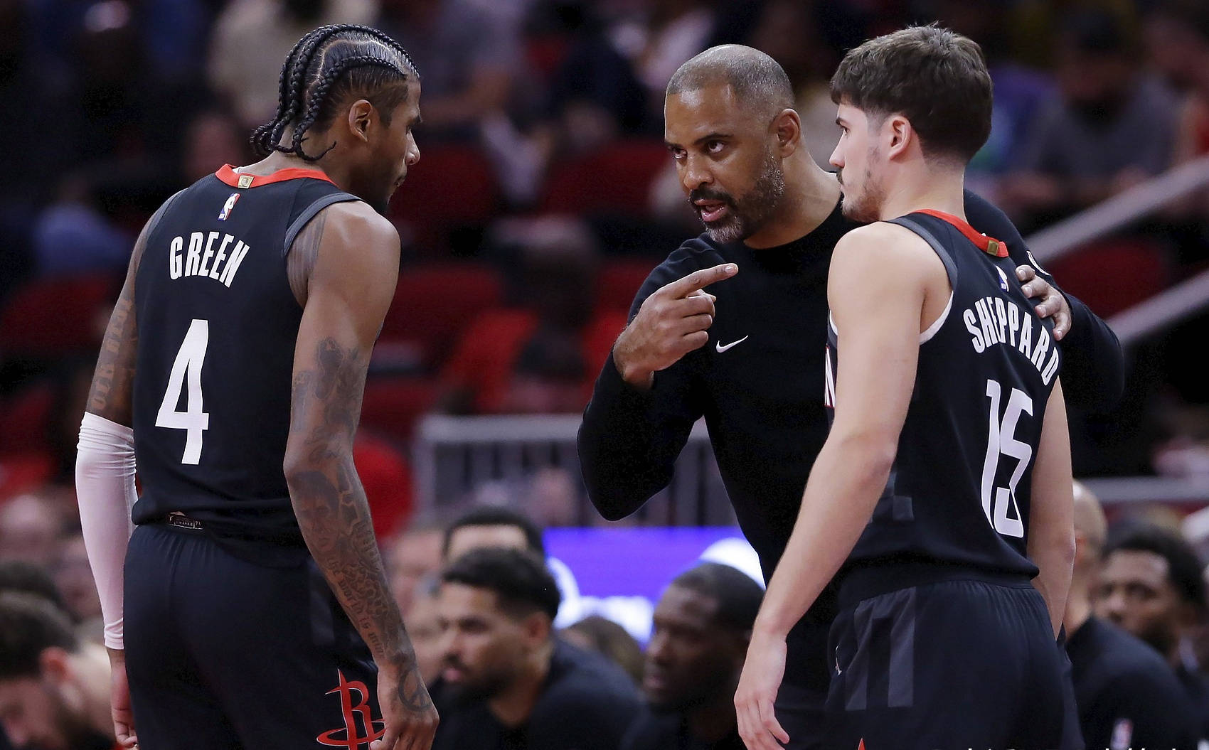 热门球队对决，火药味十足！的简单介绍