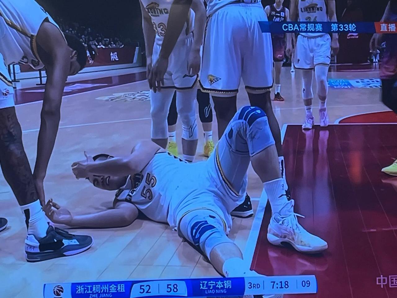 包含冷门球员意外出圈,赛场上产生惊喜的词条 包含冷门球员意外出圈,赛场上产生惊喜的词条